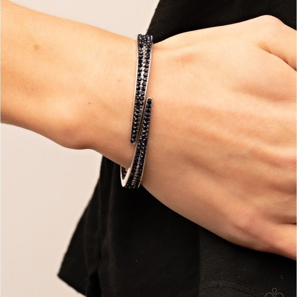 Deco Drama-Blue Hinge bracelet. NWT